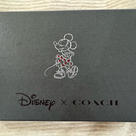 COACH Boxed Minnie Mouse Small Wristlet With Motif